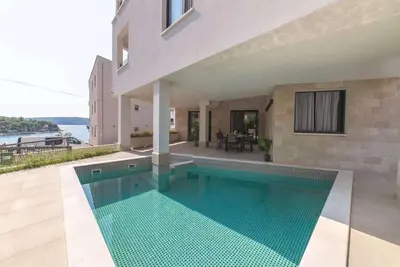 Image de Modern Beachfront Villa With Pool And Gym