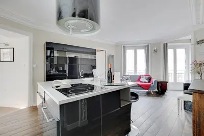 Image de Opera Chic : a unique 2 bedrooms apartment in the heart of Paris