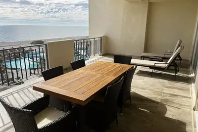 Image de Oceanfront 3 bedroom  Luxury Condo!