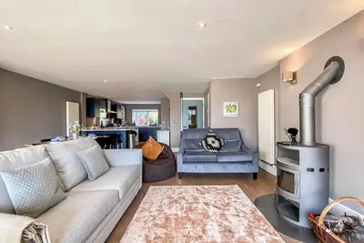 Image de 4 chambres à coucher à South Cerney