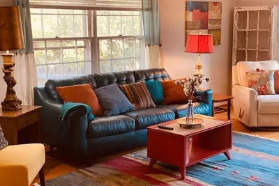 Image de Indigo Blue modern open vibe on tree lined street