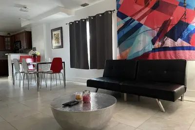Heart of Wynwood Big 2bd/2Bth + free parking