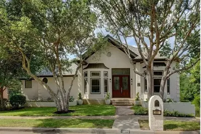 Image de Brand New! Central Dfw, Slps 12, Pool, 1 Acre, 4 bed 5 bath