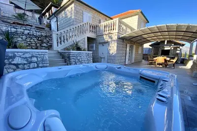 Image de 🌟 Villa with a sea view, 2 hot tubs, Bbq. . .