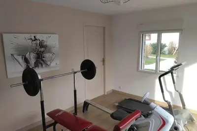 Image de Appartement tout comfort avec accès jardin et salle de de musculation