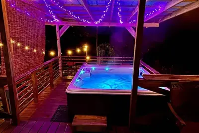 Image de Creekside with views/jacuzzi/firepit/arcade