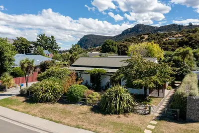 Image de 5 minutes to the Clutha river walking and biking tracks! Large 4 bedroom house