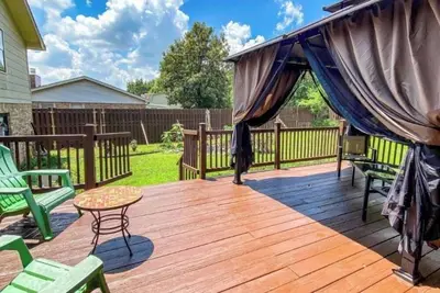 Image de Beautiful Chapman Inn - spacious yard, 5 min from downtown Hsv!