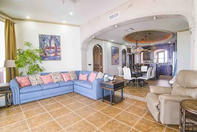 Image de Esmeralda Beach Resort 2 Bedrooms Condo B 403