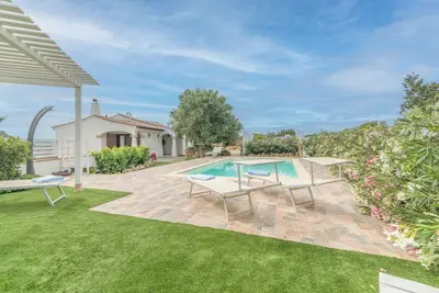 Casa Elvi avec Wi-Fi et piscine privée