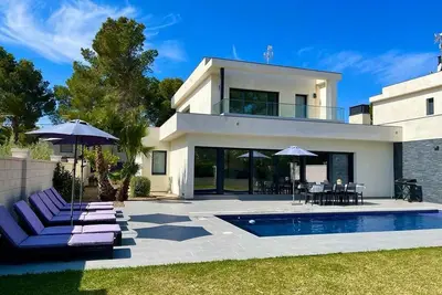 Image de Hermosa villa moderna de lujo con piscina privada!