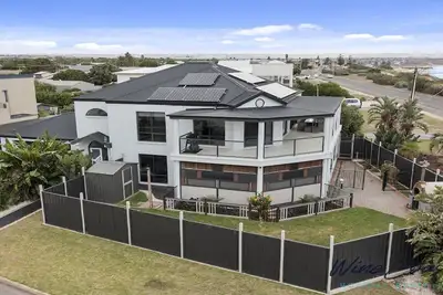 Image de Ocean Views and Vineyards By Wine Coast Holiday Rentals