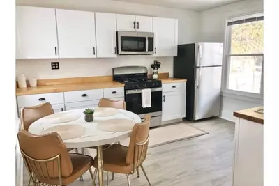 Image de The Yellow Door Cottage (A): Downtown Saratoga Springs