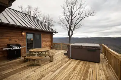 Image de Mountain Lodge, Spacious Living, Vast Views, Pool Table, Hot Tub, Gas Logs