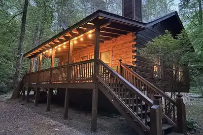 Image de Secluded Cabin on Stocked Trout Stream with Fireplace