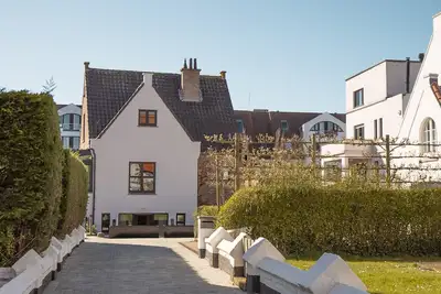 Image de New apartment with garden, terrace, free parking in Duinbergen by the sea