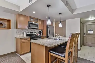 Image de Luxurious Secluded 2br Condo w/Mountain View