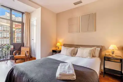 Image de Elegant and historic 3bd in Pl Urquinaona!