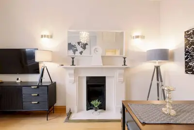 Image de Lovely 2-bedroom flat in Pimlico w/ outdoor patio - Pass the Keys