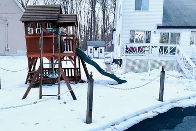 Image de Cozy Pocono Mountain Three Bedroom House