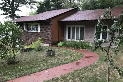 Image de Private spacious on the water