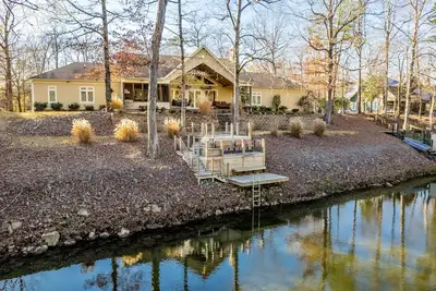 Image de Luxury Retreat on Little Mo River, Fish From Private Docks, Kayaking, Serenity