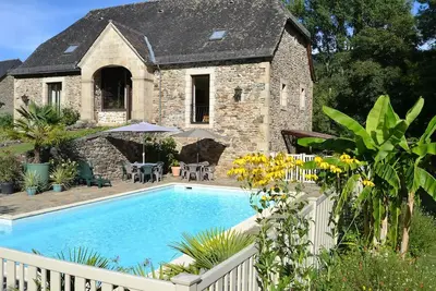 Image de La Grange Riveraine: Spacious lodge on Dordogne with private pool, sleeps 15