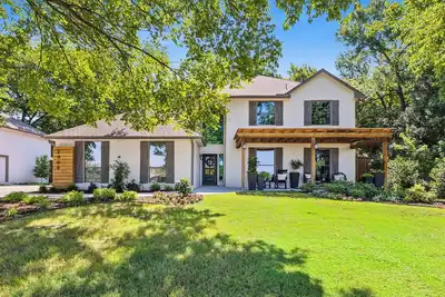 Image de Private Retreat Near Wedding Venues –– Pet Friendly with a Hot Tub & Fire Pit!