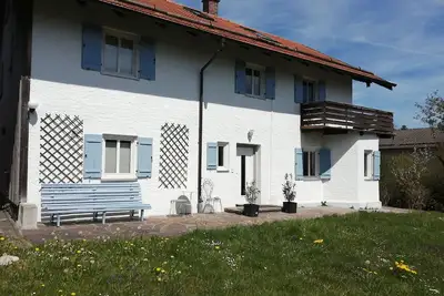 Image de ChiemseeZeit - large beautiful apartment with balcony, terrace & garden in Rimsting
