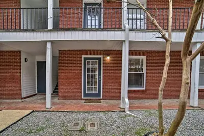 Image de New! Starkville Condo ~1 Mi to Mississippi State!