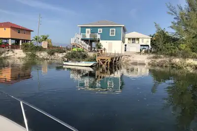Image de Gorgeous New Waterfront Cottage w Private Dock Views Boat Kayaks Bonefish Flats