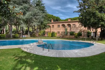 Image de Maison jumelée pour 6 personnes avec piscine et jardin communataire