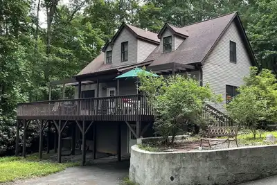 Image de Cozy and fun mountain-view cottage 10 mins from shopping and hiking