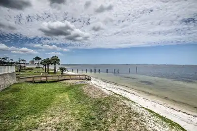 Image de Gorgeous1st Floor 3/2 condo with private beach. 7th night free for weekly rental