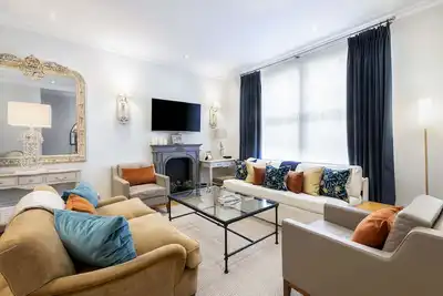 Image de Mindblowingly Stylish Kensington Mews House w/Terrace in Heart of it All!