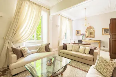 Image de Perfect Elegant Living All Amenities Finest Quality Furnishings a/c Washer Wifi