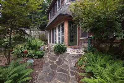 Image de Famous Raleigh Mill House | Whimsical & Walkable