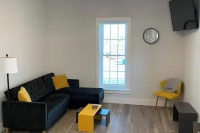 Image de The Lab! Come stay in our brand new space.