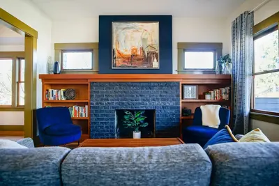 Image de Stunning Remodeled 5-Br Craftsman. 4x King Beds + 2x Twin Xl! With Ac & Laundry