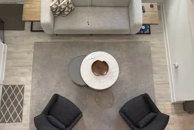 Image de New Executive 4 Bedroom Home. 15 min from Downtown