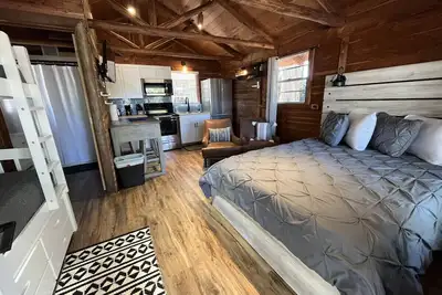 Image de Cabin 5 Waterfront Cedar Cabin, Deck