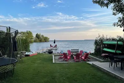 Image de Swing Bridge Cottage on Lake Simcoe - Waterfront