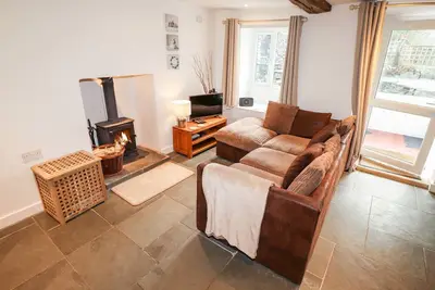 Image de Tanyard Cottage, pet friendly, with open fire in Lakeside
