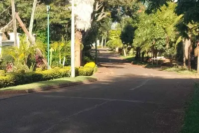 Image de A Beautiful, peaceful & home feeling 2 bedroom guest house with a lavish garden