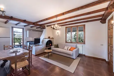 Image de Villa confortable \"Casa degli Ulivi\" avec terrasse privée, jardin et Wi-Fi