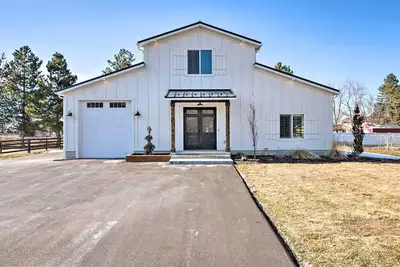 Image de Modern Farmhouse w/ Patio, Grill & Mtn Views!