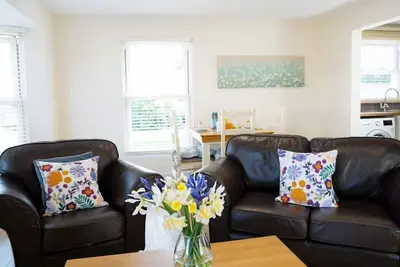 Image de Ground-Floor Apartment in Quiet Coastal Location (Two-Bedrooms)