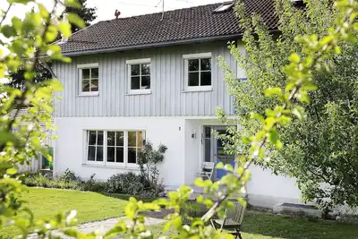 Image de Falkenweg vacation home: Idyllic cottage with large garden