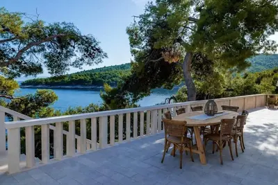 Image de Seaside Getaway Villa With Unbelievable View