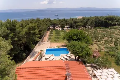Image de Charming Villa With Large Pool And Waterfall